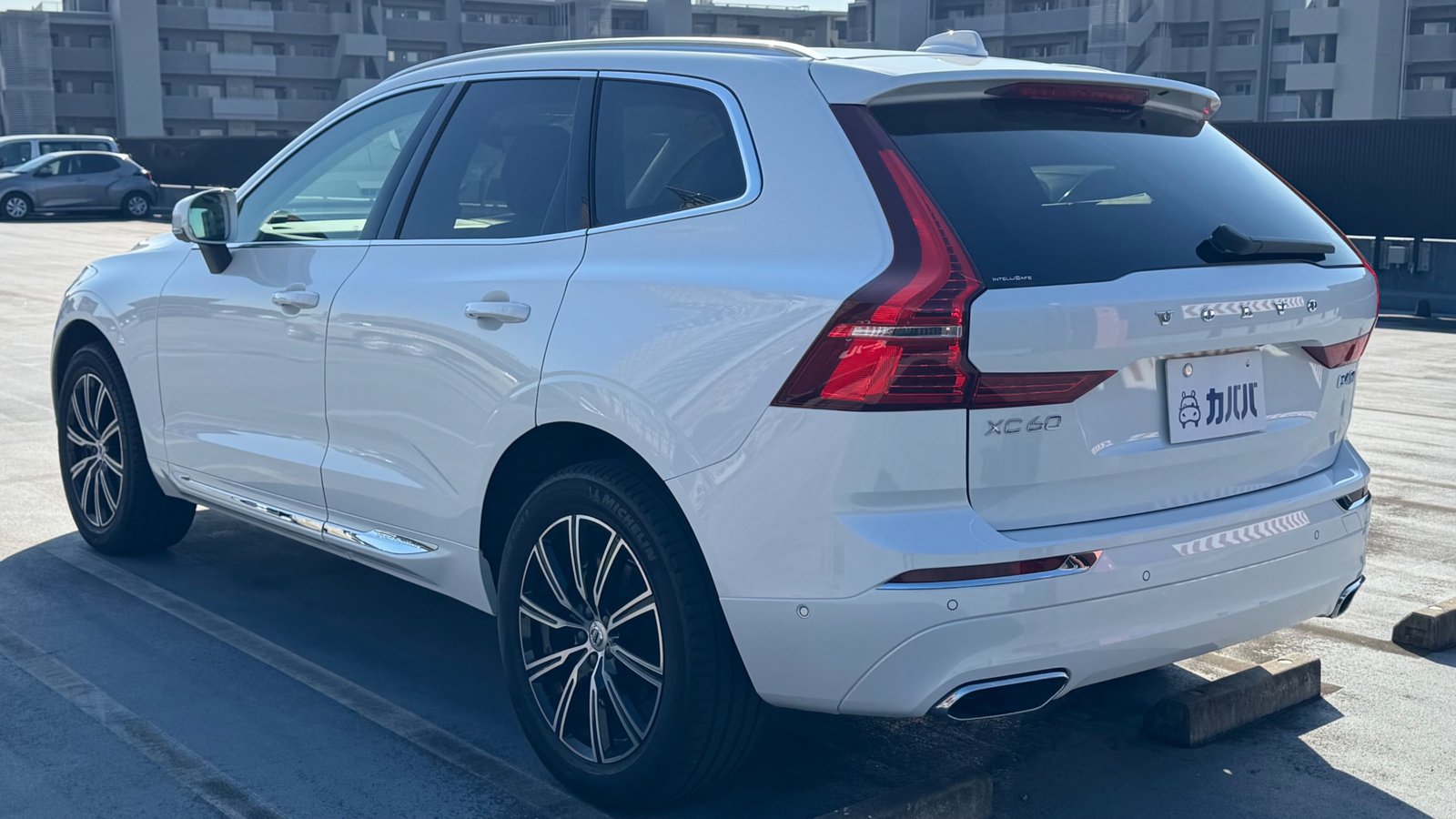 
								2020 Volvo XC60 D4 AWD Inscription full									