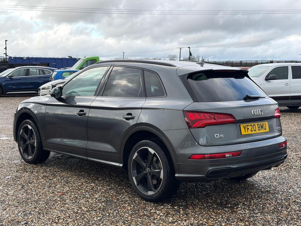 
								2020 Audi Q5 45TFSI Black Edition full									