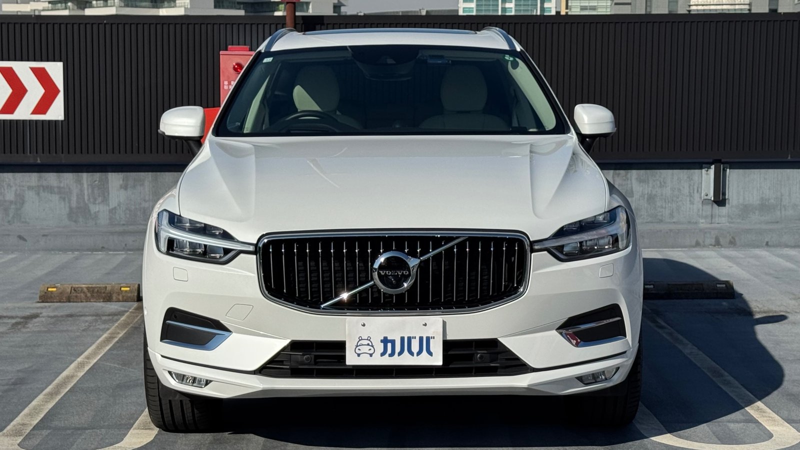 
								2020 Volvo XC60 D4 AWD Inscription full									