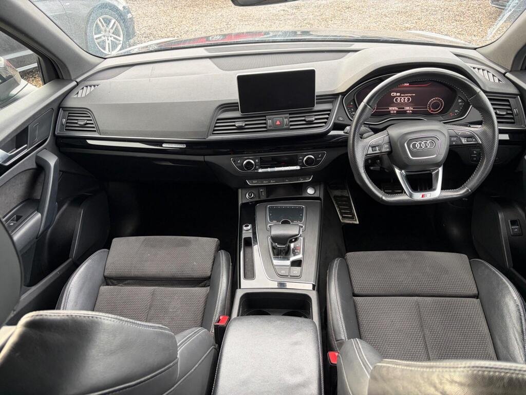 
								2020 Audi Q5 45TFSI Black Edition full									