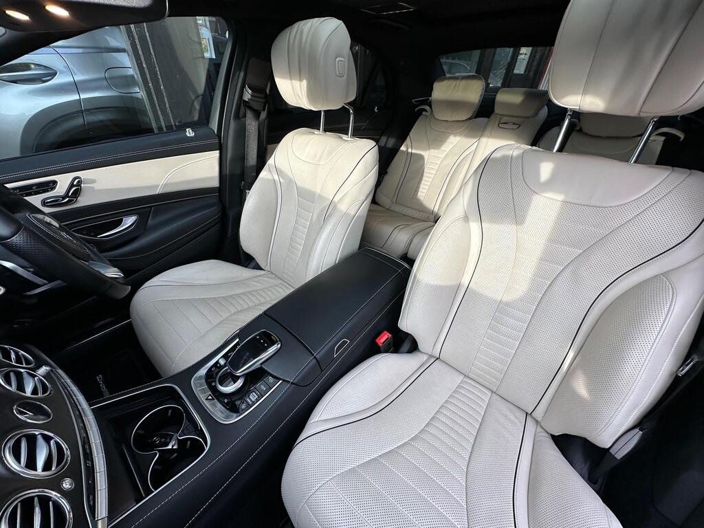 
								2019 Mercedes-Benz S Class S350Ld AMG Line full									