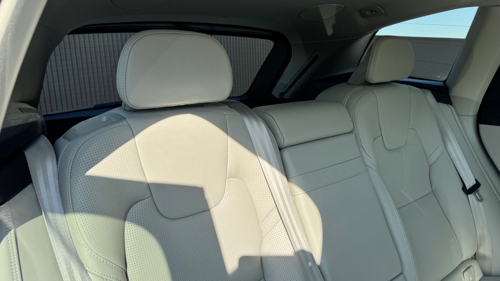 
								2020 Volvo XC60 D4 AWD Inscription full									