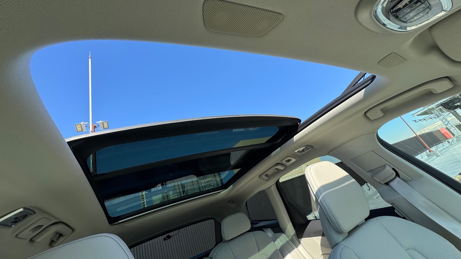 
								2020 Volvo XC60 D4 AWD Inscription full									