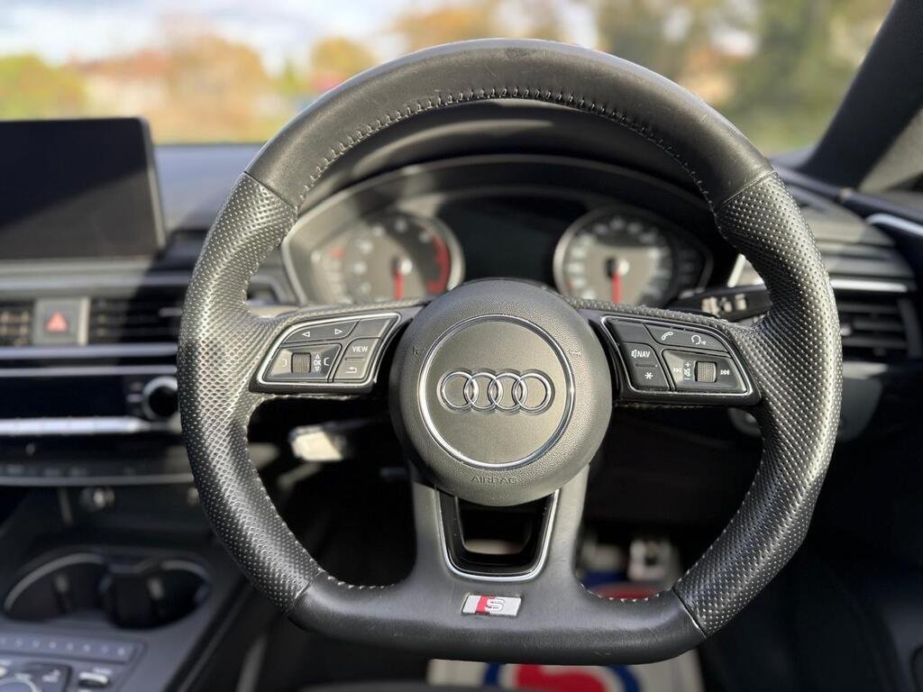 
								2020 Audi A5 Sportback 40TFSI Black Edition full									