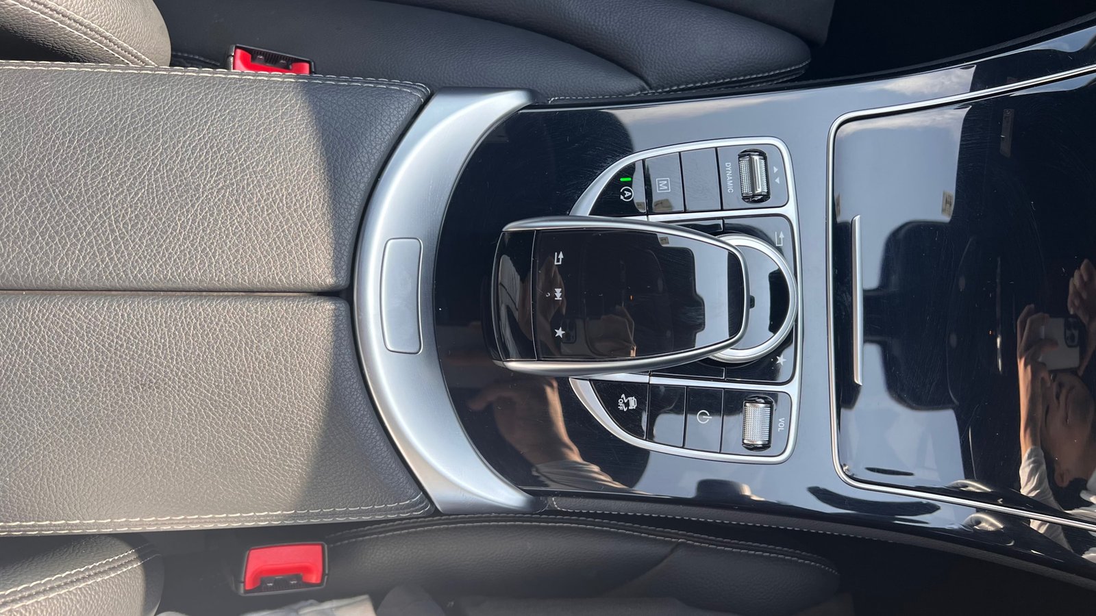 
								2019 Mercedes-Benz GLC220d 4Matic Sport full									