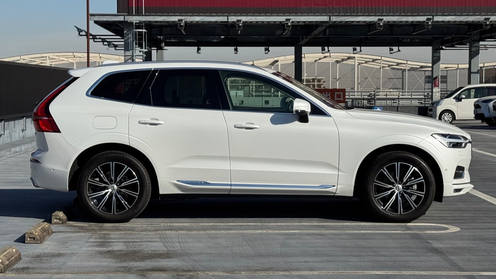 
								2020 Volvo XC60 D4 AWD Inscription full									