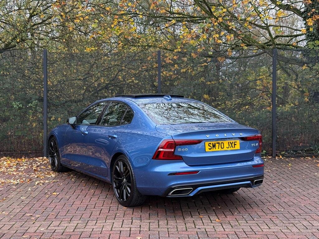 
								2020 Volvo S60 T5 R-Design full									