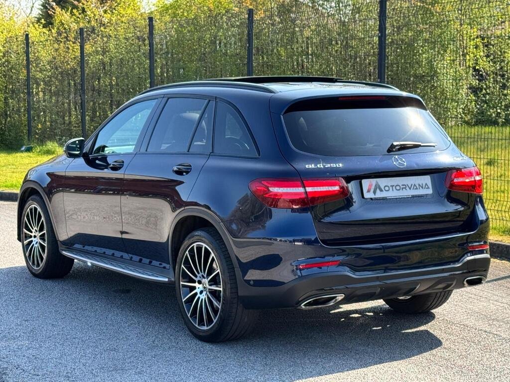 
								2019 Mercedes-Benz GLC250 AMG Line Night Edition full									