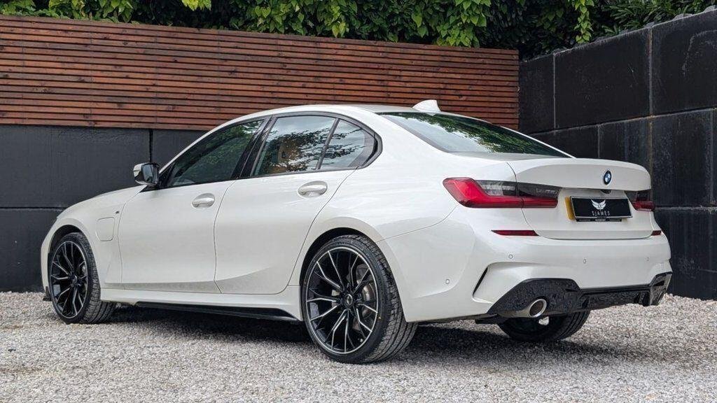 
								2019 BMW 3 Series 330i M Sport full									