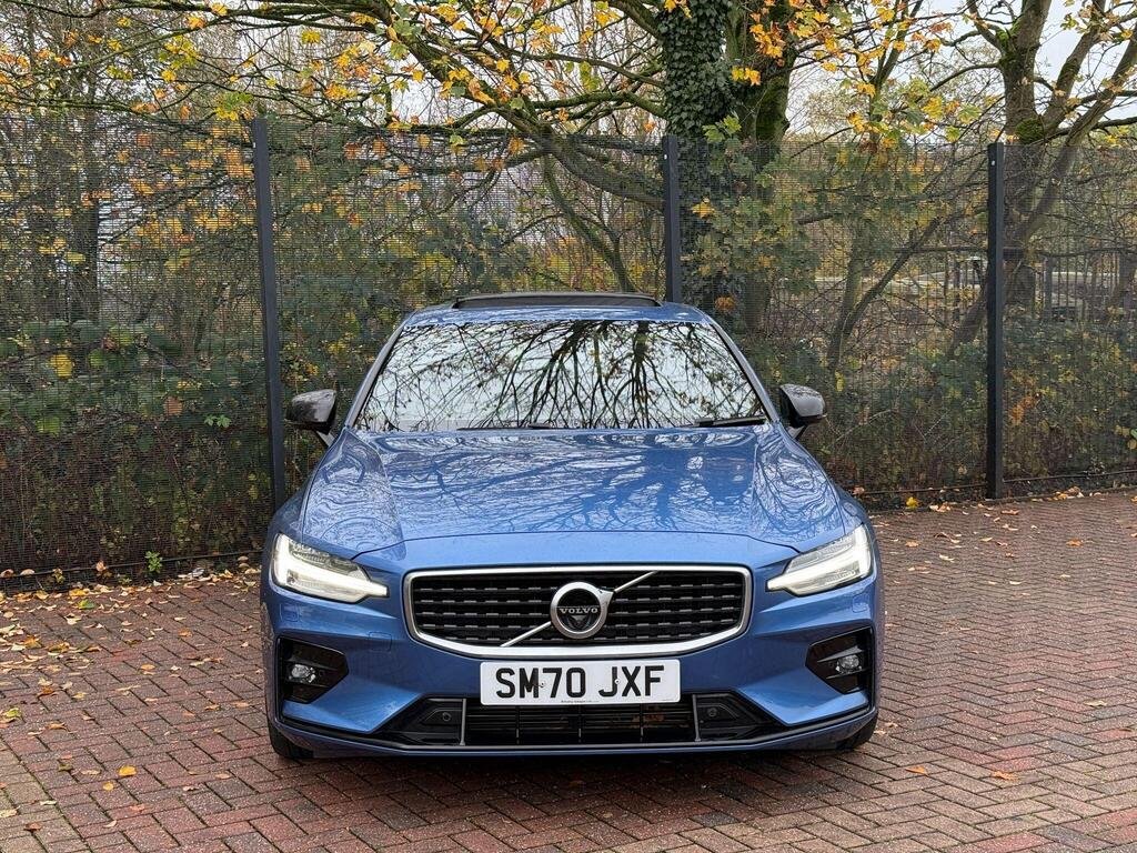 
								2020 Volvo S60 T5 R-Design full									