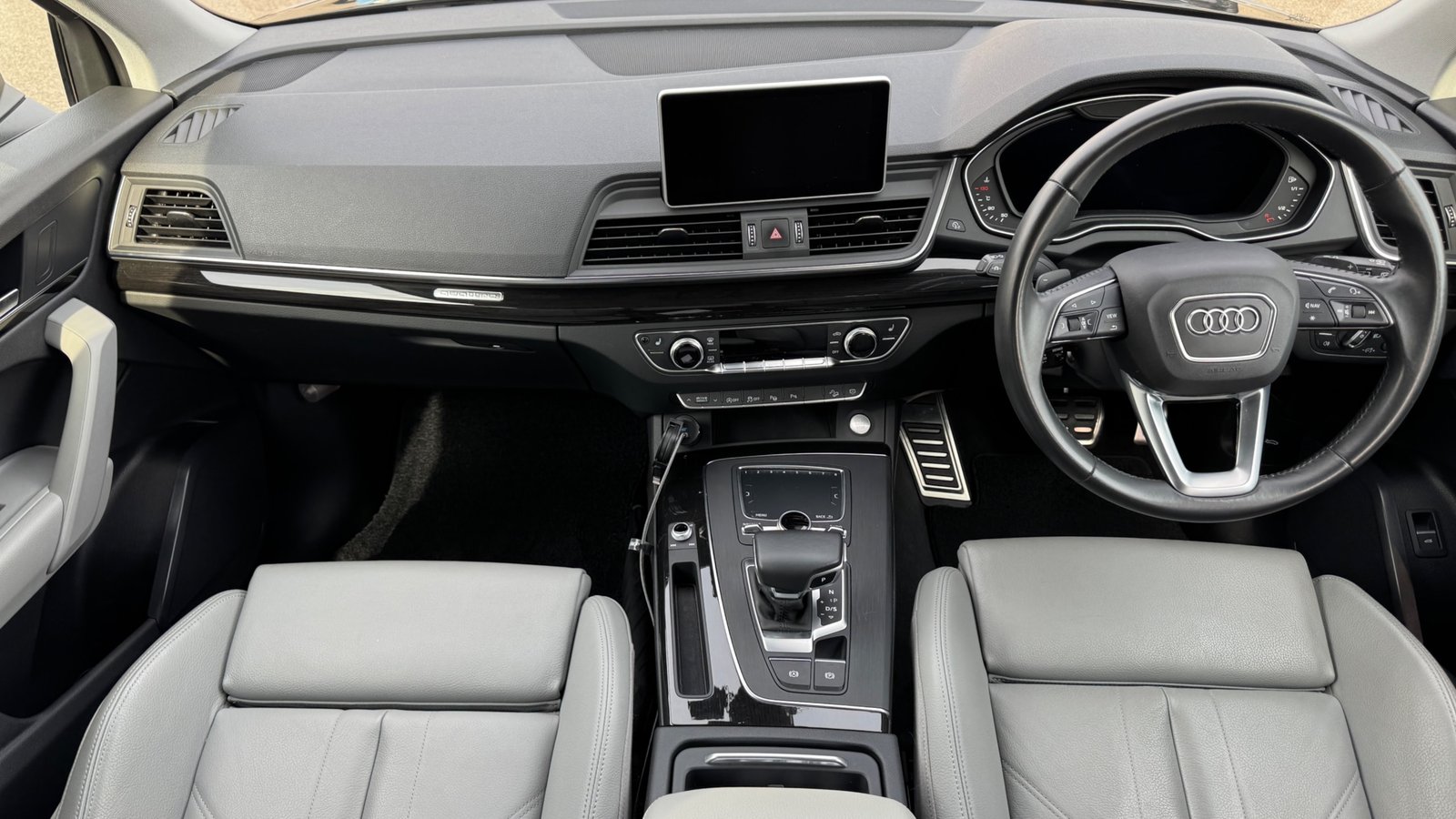 
								2020 Audi Q5 40TDI Quattro Sport full									