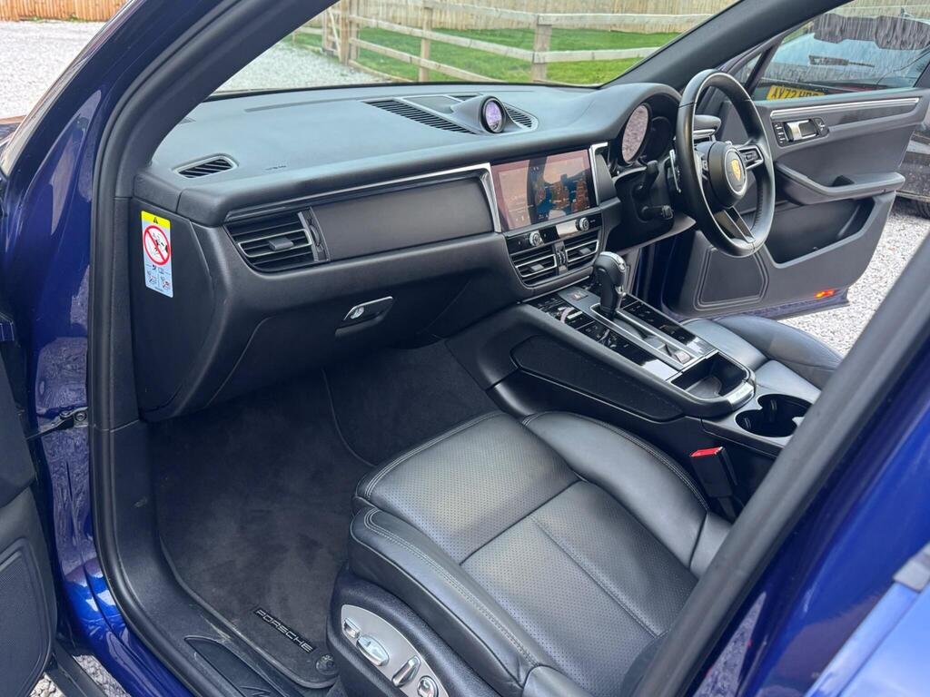 
								2020 Porsche Macan PDK AWD full									