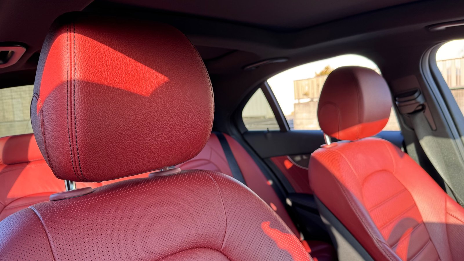 
								2020 Mercedes-Benz C200 4matic Laureus Edition full									