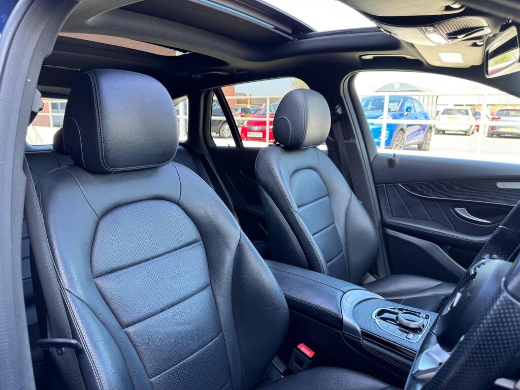 
								2019 Mercedes-Benz GLC250 AMG Line Night Edition full									