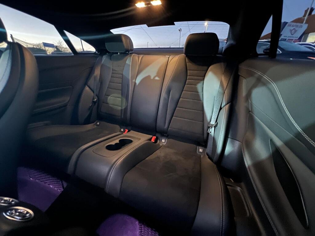 
								2020 Mercedes-Benz E220d AMG Line full									