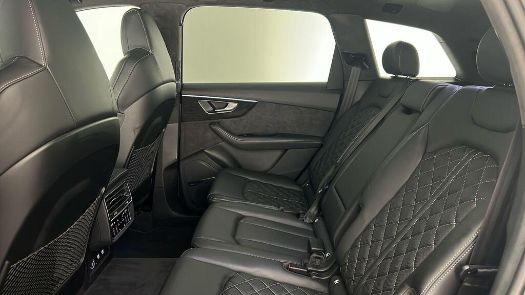 
								2020 Audi SQ7 4.0TDI Vorsprung full									