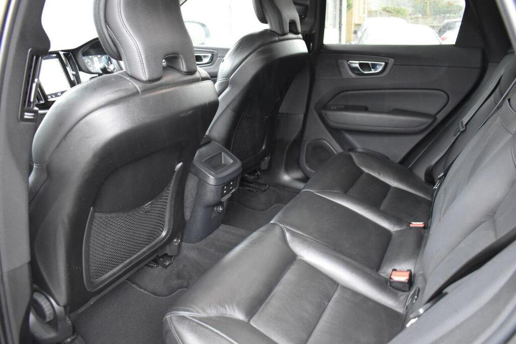 
								2019 Volvo XC60 T4 AWD full									