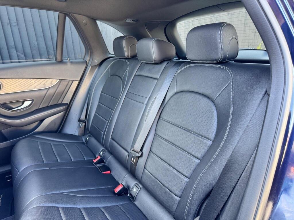 
								2019 Mercedes-Benz GLC250 AMG Line Night Edition full									