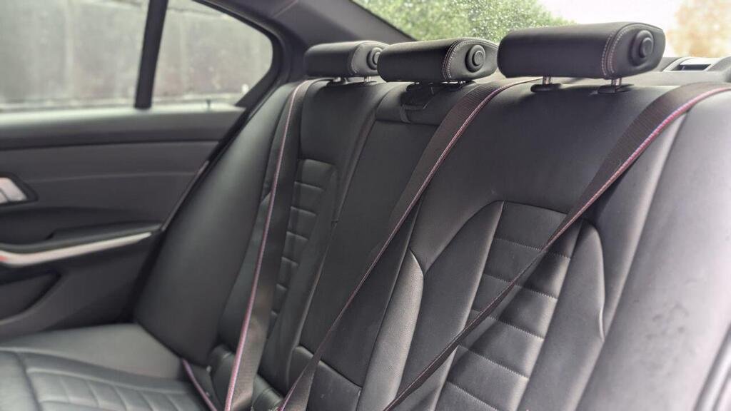 
								2019 BMW 3 Series 330i M Sport full									