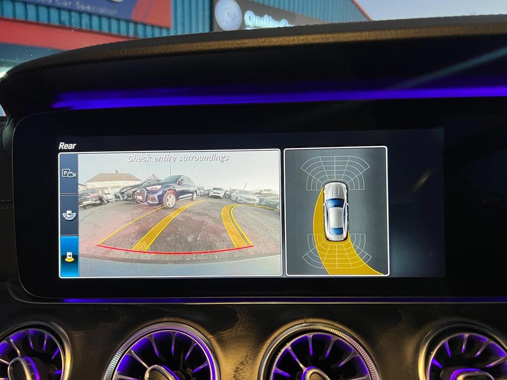 
								2020 Mercedes-Benz E220d AMG Line full									