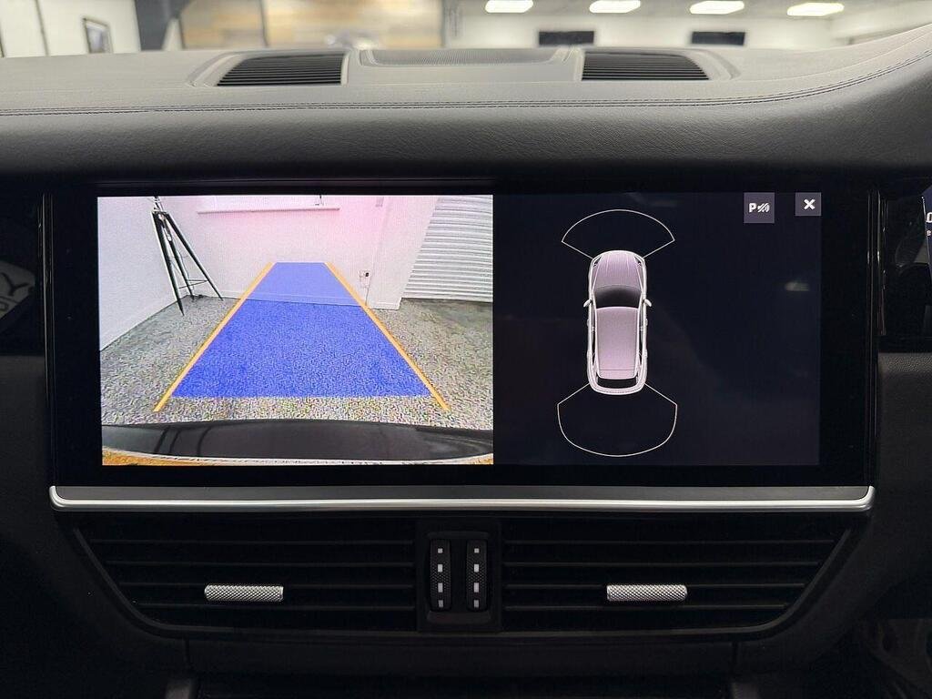 
								2020 Porsche Cayenne full									