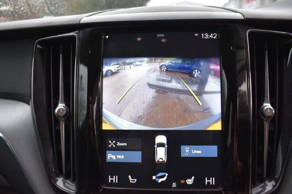 
								2019 Volvo XC60 T4 AWD full									