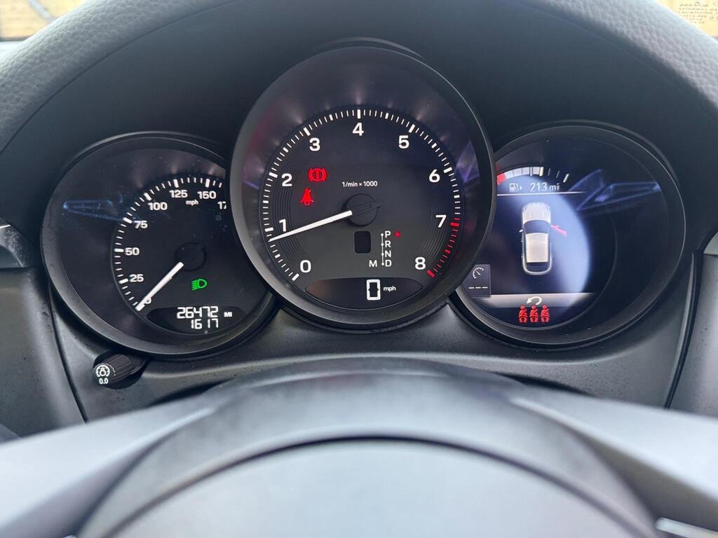 
								2020 Porsche Macan PDK AWD full									