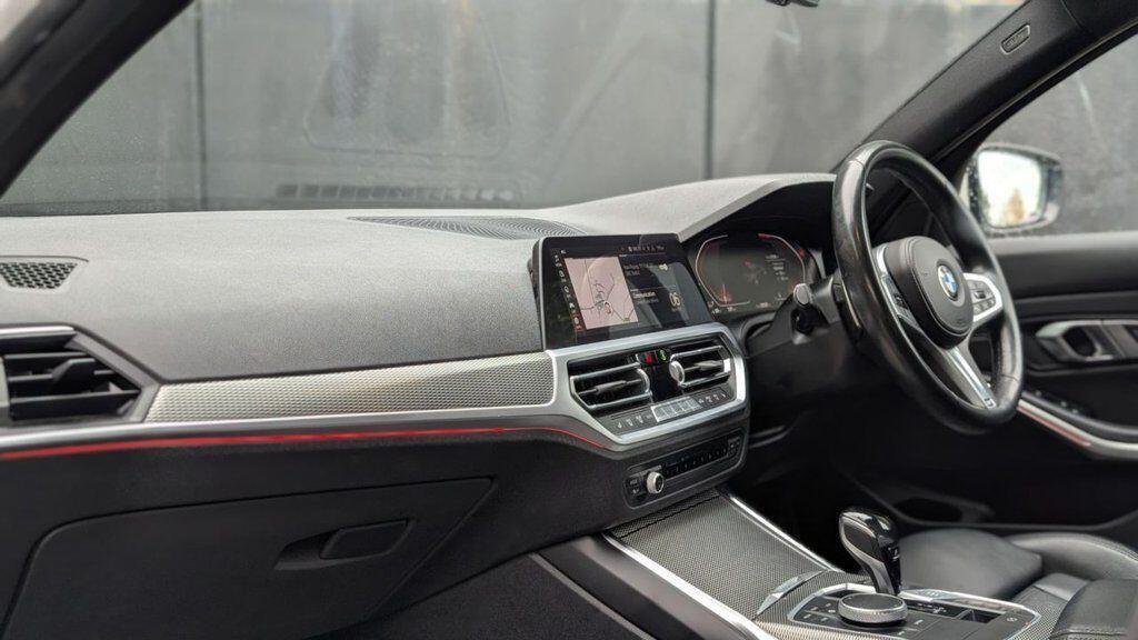 
								2019 BMW 3 Series 330i M Sport full									