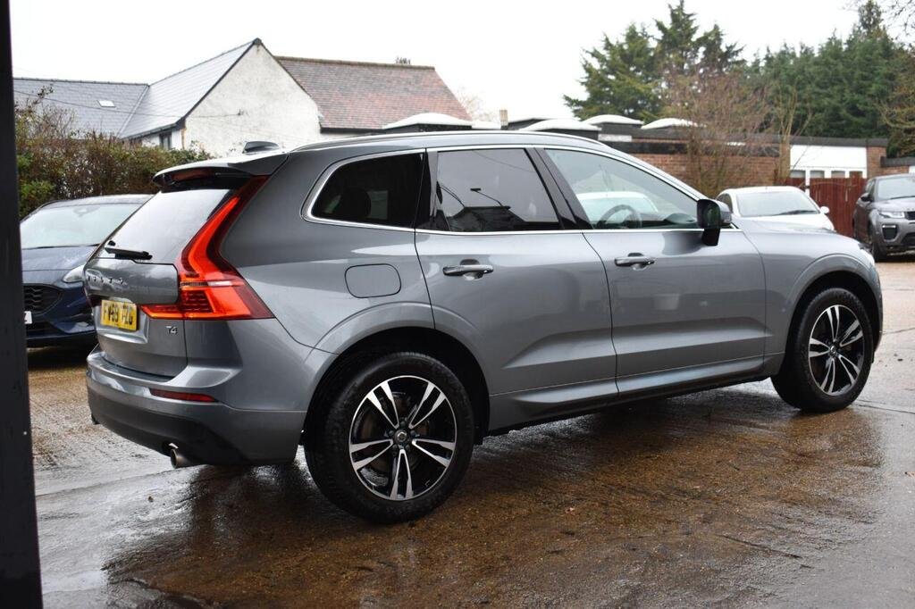 
								2019 Volvo XC60 T4 AWD full									