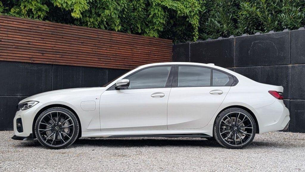 
								2019 BMW 3 Series 330i M Sport full									