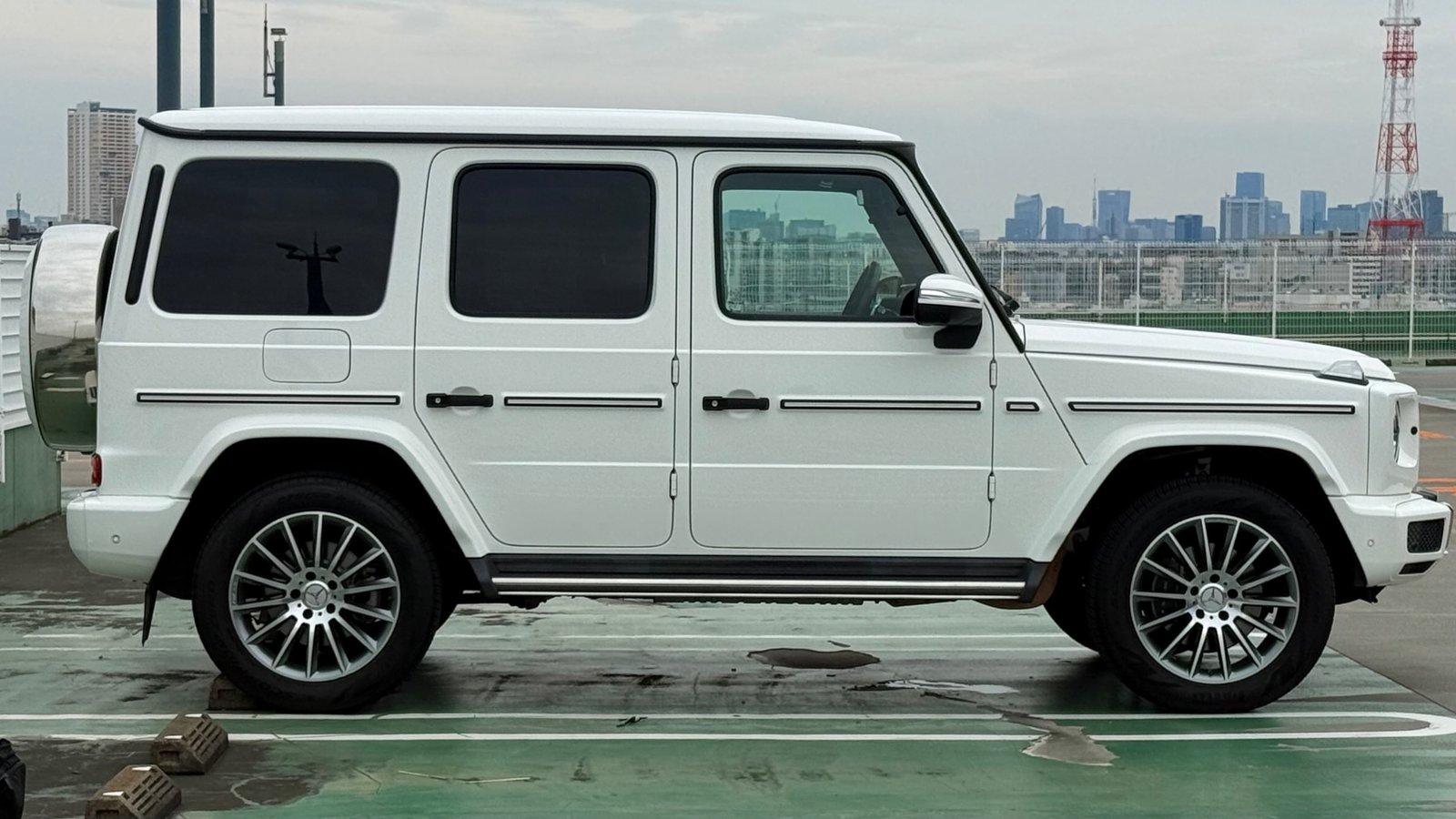 
								2020 Mercedes-Benz G-Class G350d AMG Line full									