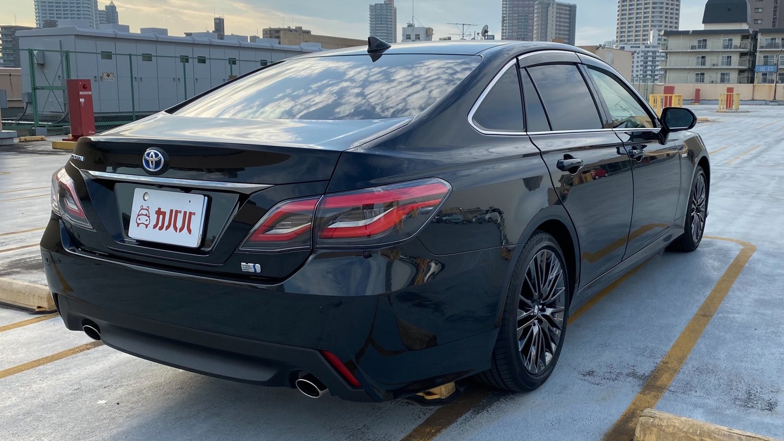 
								2020 Toyota Crown Hybrid 2.5S Sport Style full									