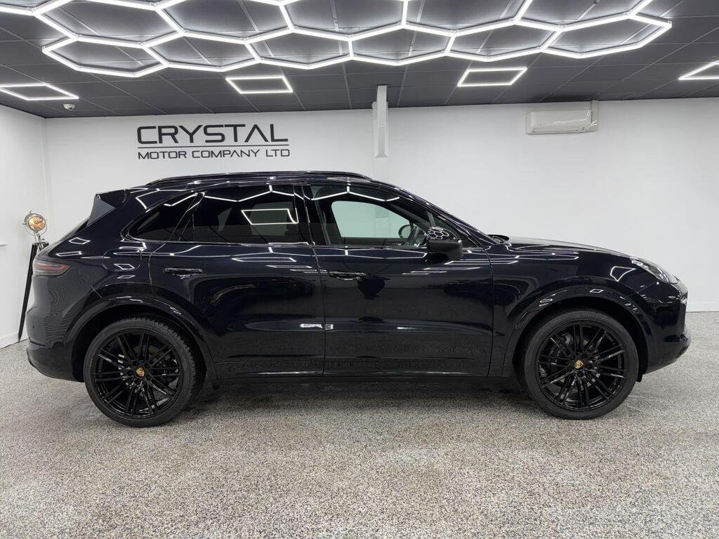 
								2020 Porsche Cayenne full									