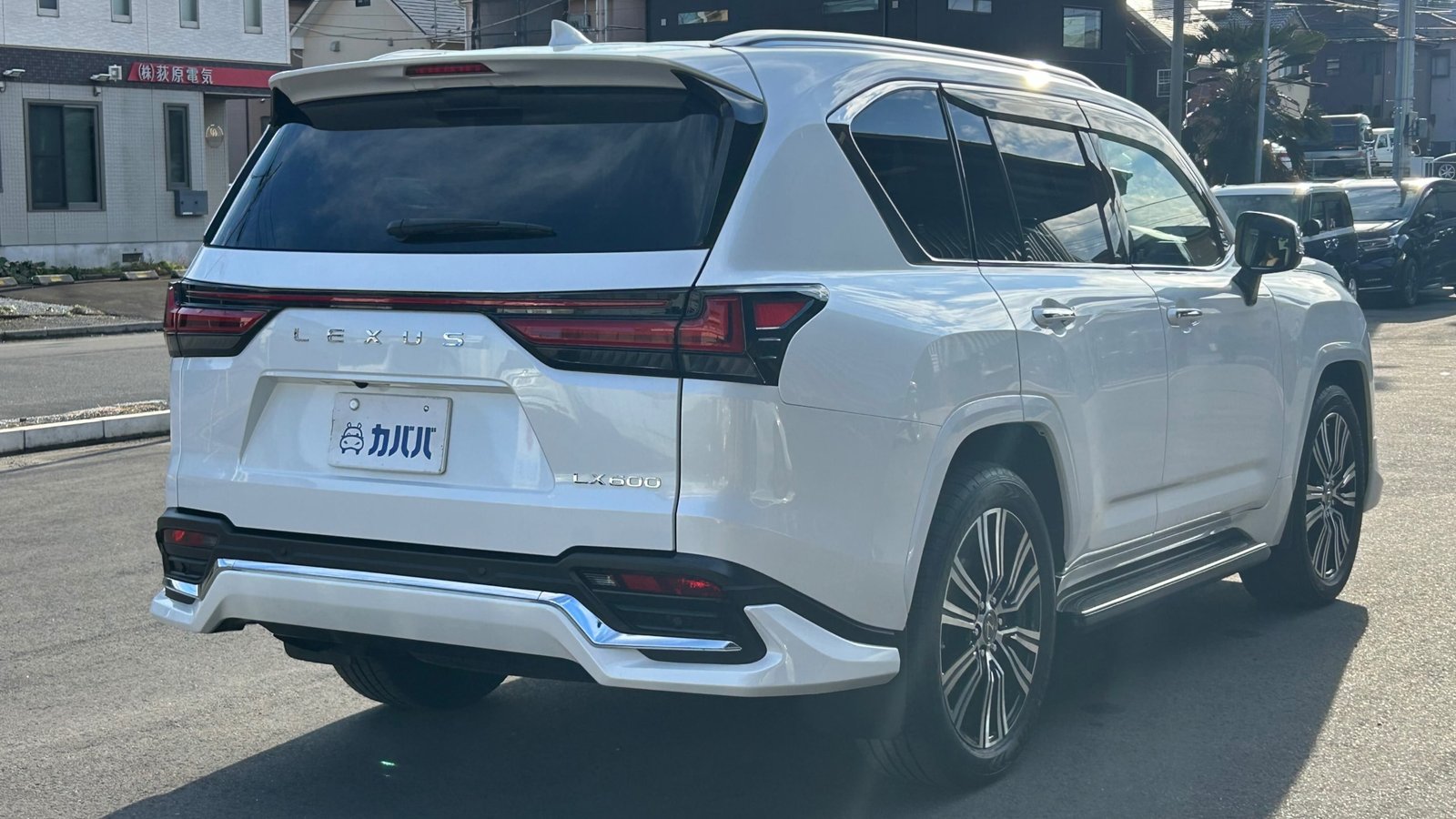 
								2022 Lexus LX600 full									