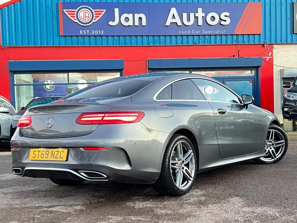 
								2020 Mercedes-Benz E220d AMG Line full									