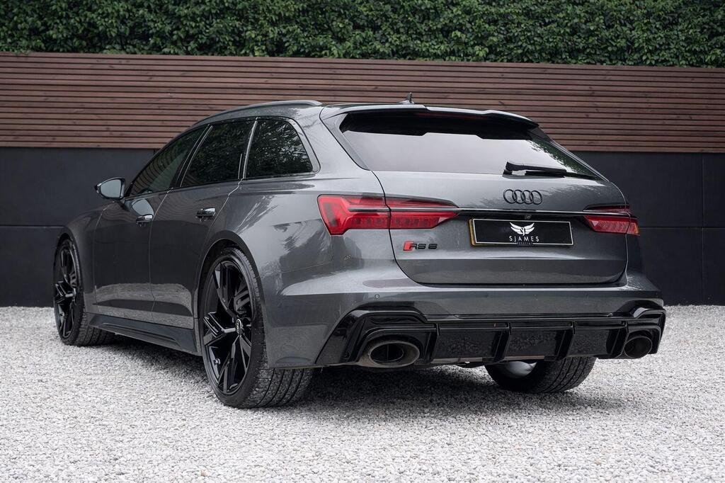 
								2021 Audi RS6 Avant Carbon Black Edition full									
