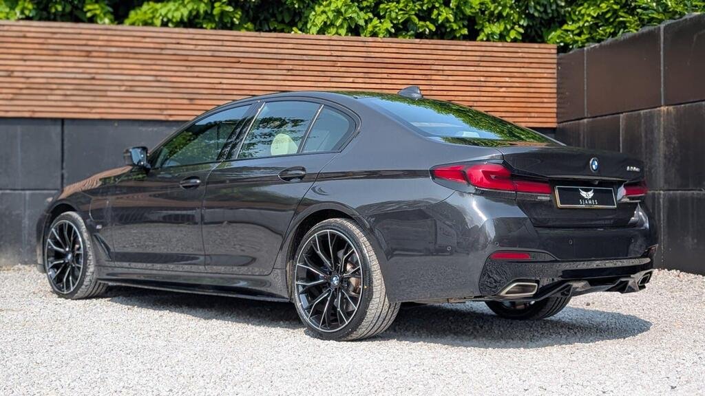 
								2021 BMW 5 Series 530e M Sport full									