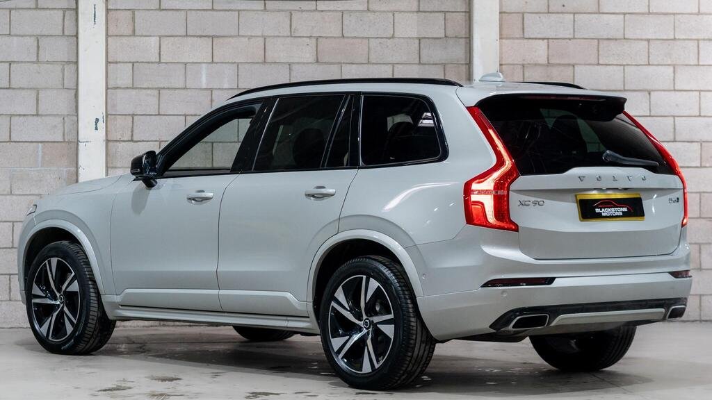 
								2020 Volvo XC90 B6 MHEV R-Design full									
