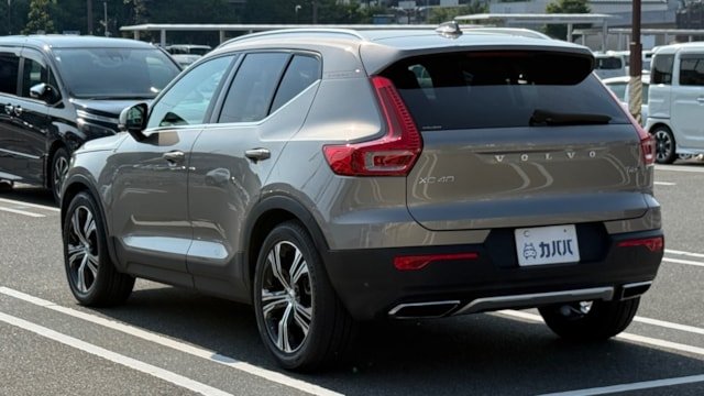 
								2020 Volvo XC40 T4 AWD Inscription full									