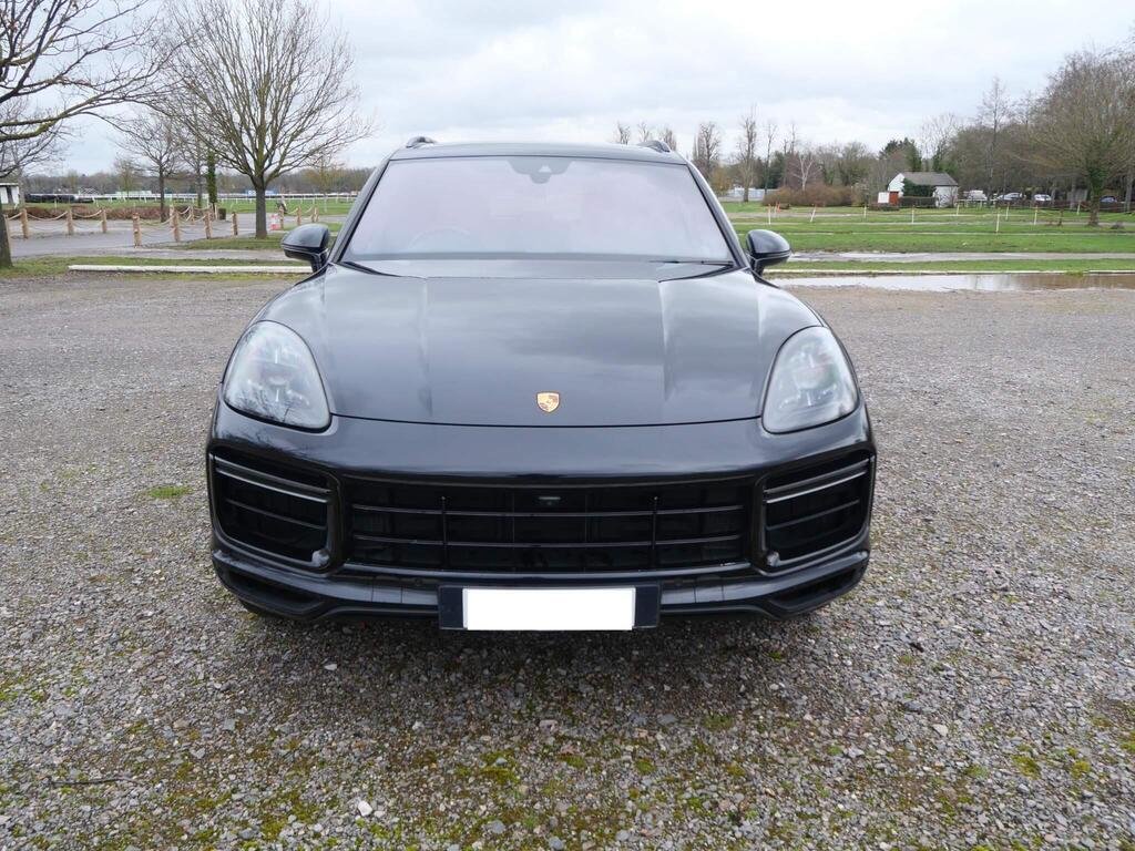 
								2019 Porsche Cayenne Turbo S E-Hybrid full									