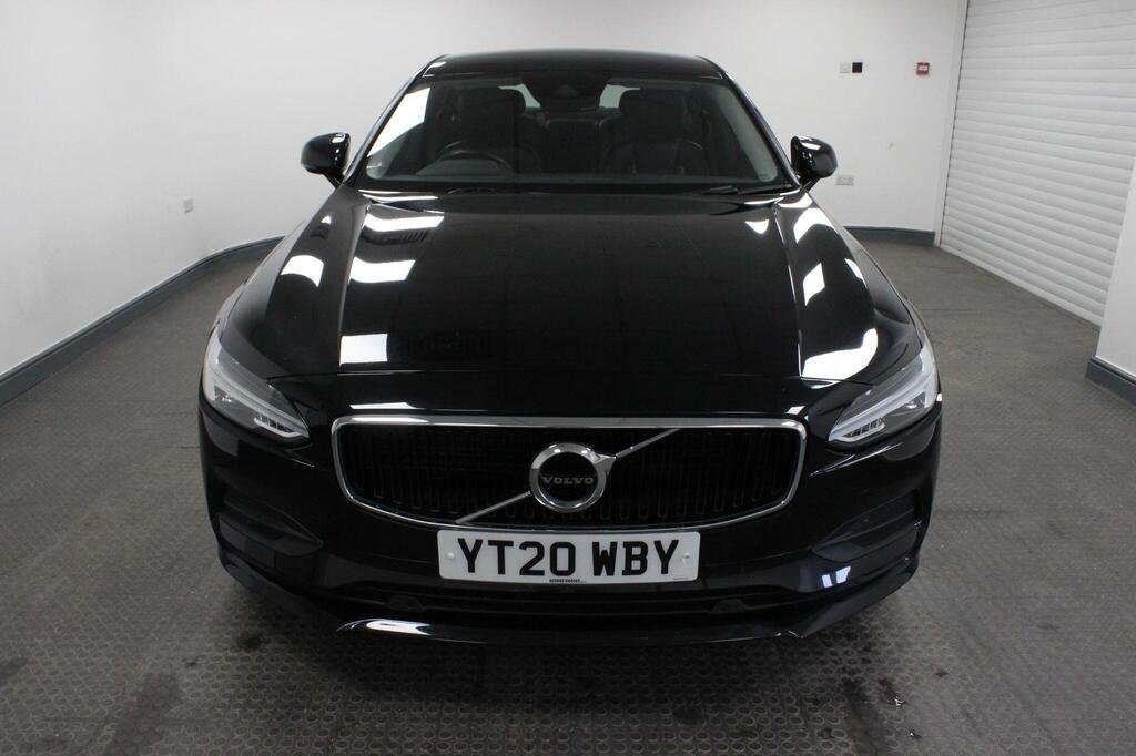 
								2020 Volvo S90 T4 Momentum Plus full									