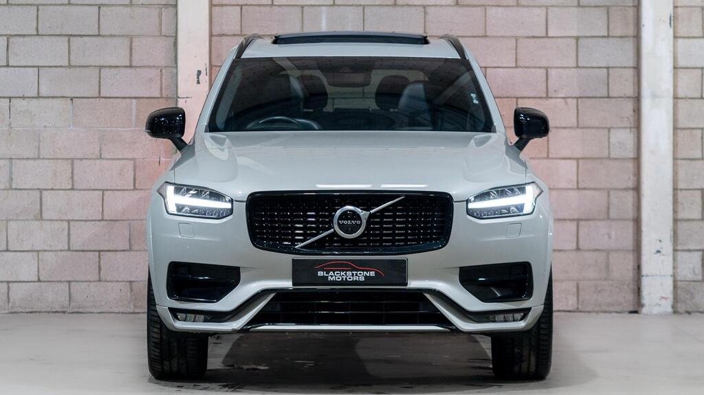 
								2020 Volvo XC90 B6 MHEV R-Design full									