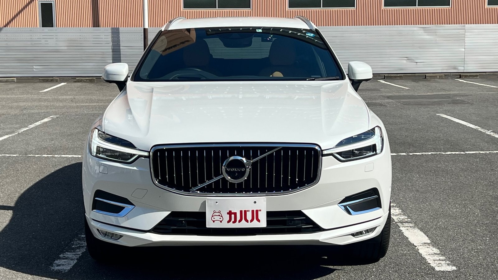 
								2020 Volvo XC60 D4 AWD Inscription full									