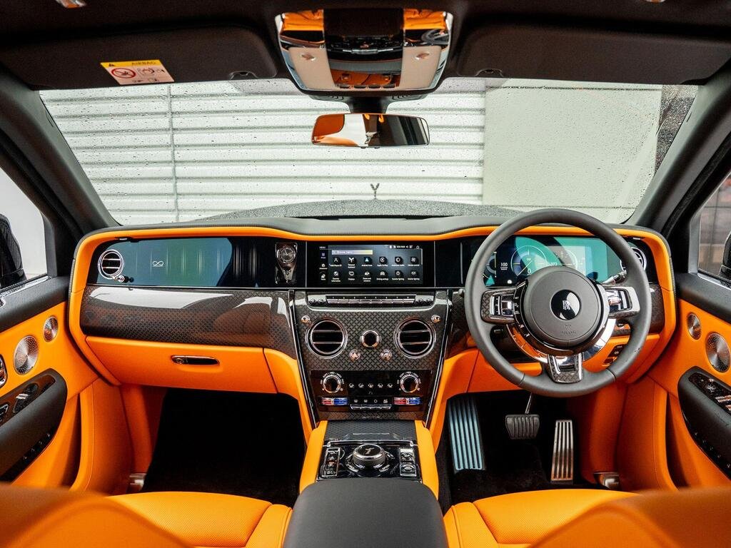 
								2025 Rolls Royce Cullinan Series II Black Badge full									