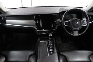 2020 Volvo S90 T4 Momentum Plus