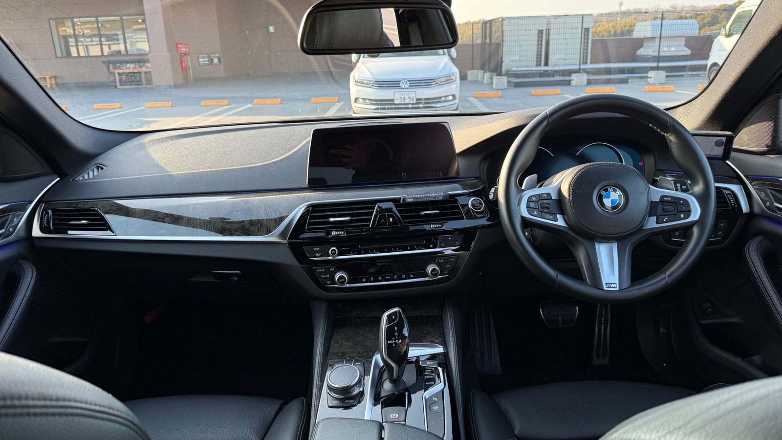 
								2020 Mercedes-Benz E200 Coupe Sport full									