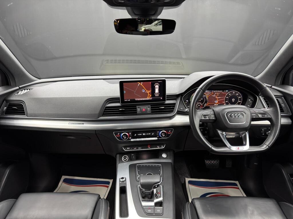 
								2020 Audi Q5 55 TFSIe Competition full									