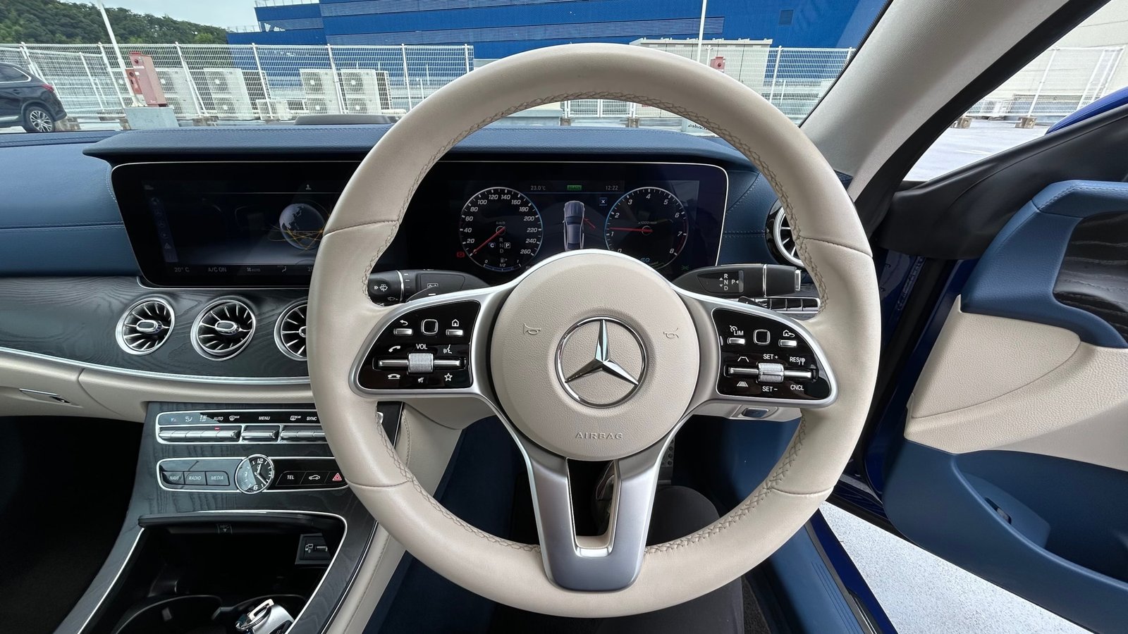 
								2020 Mercedes-Benz E200 Coupe Sport full									