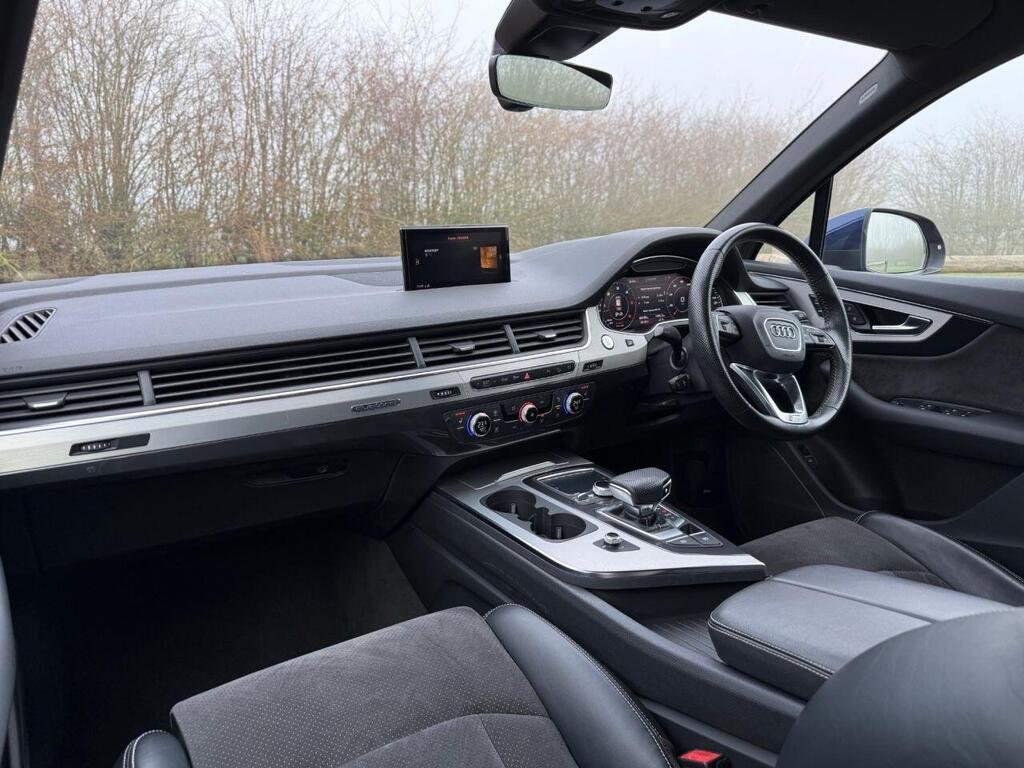 
								2019 Audi Q7 45TDI S Line full									