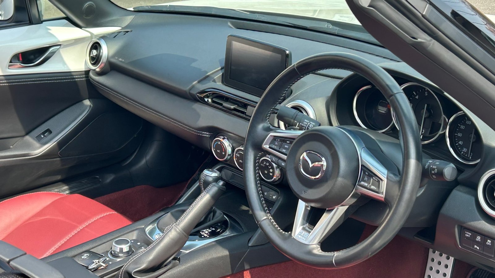 
								2020 Mazda Roadster 100th Anniversary full									